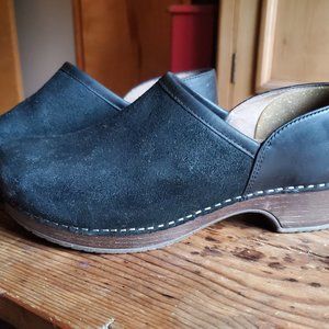Dansko Brenna Black Distressed Leather, size 39